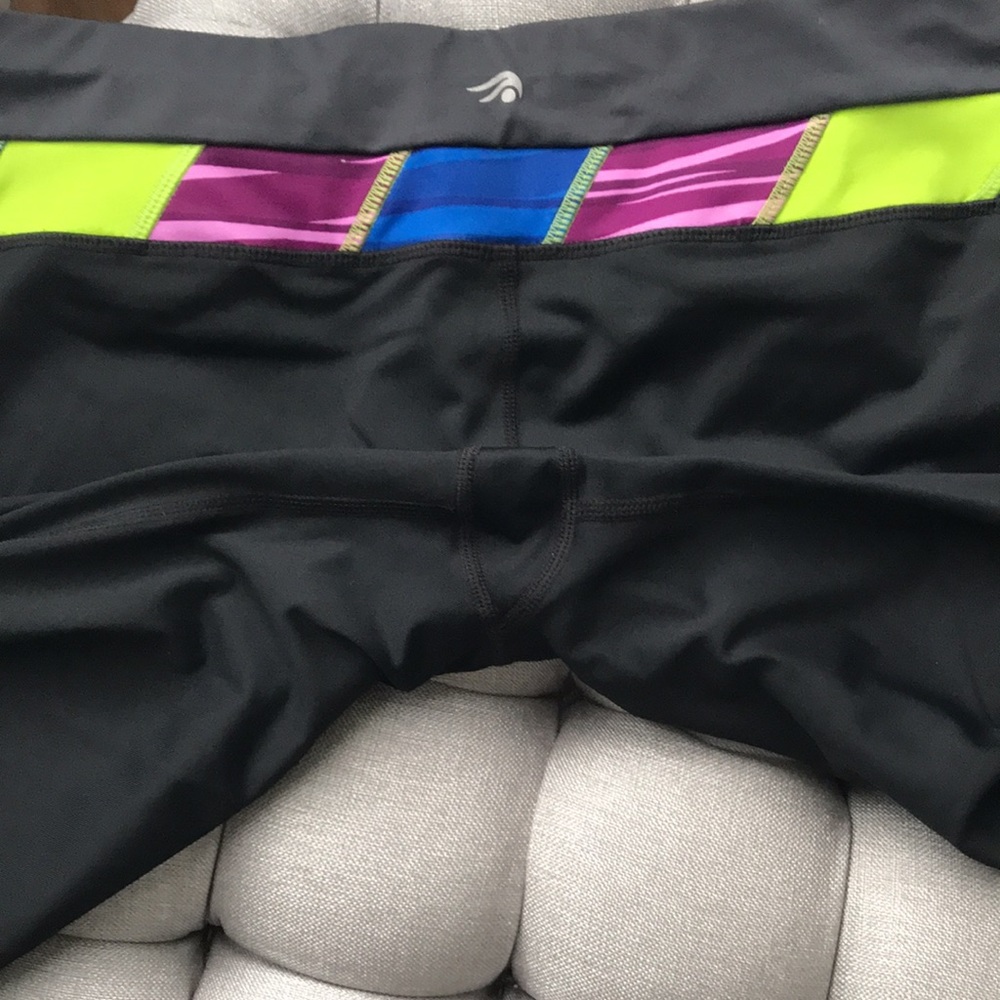 Ideology Cropped Activewear Leggings - Picture 6 of 6
